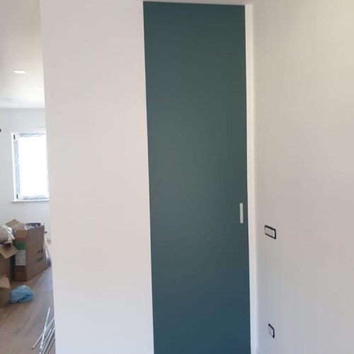 Porta filo muro laccata verde artigianale